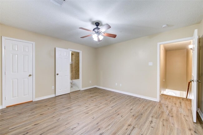 Photo - 605 Center St