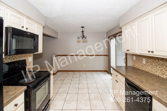 Photo - 840 E 332nd St