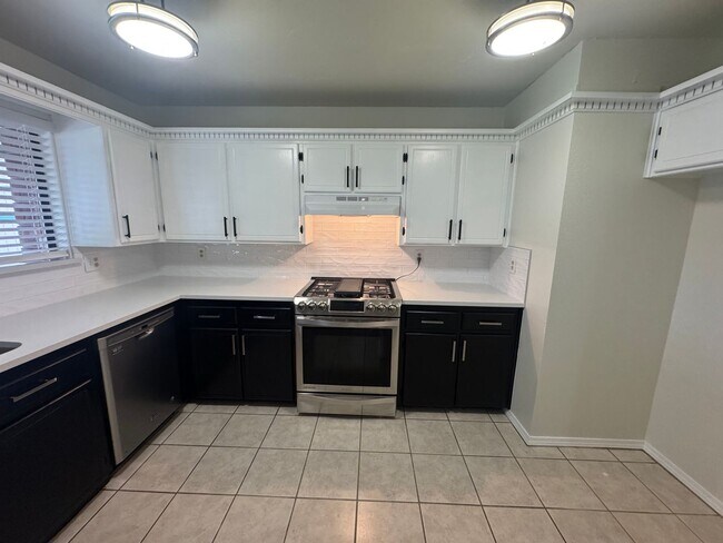 Photo - 200 off your move in before 10/15 ! Be Wow...