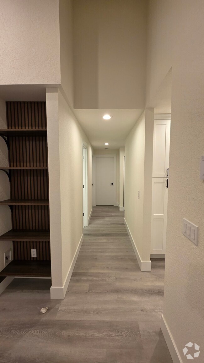 Building Photo - 1305 S Puget Dr Unit B36 Rental