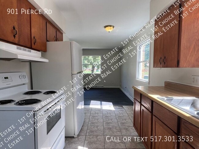 Photo - 901 Pierce Rd