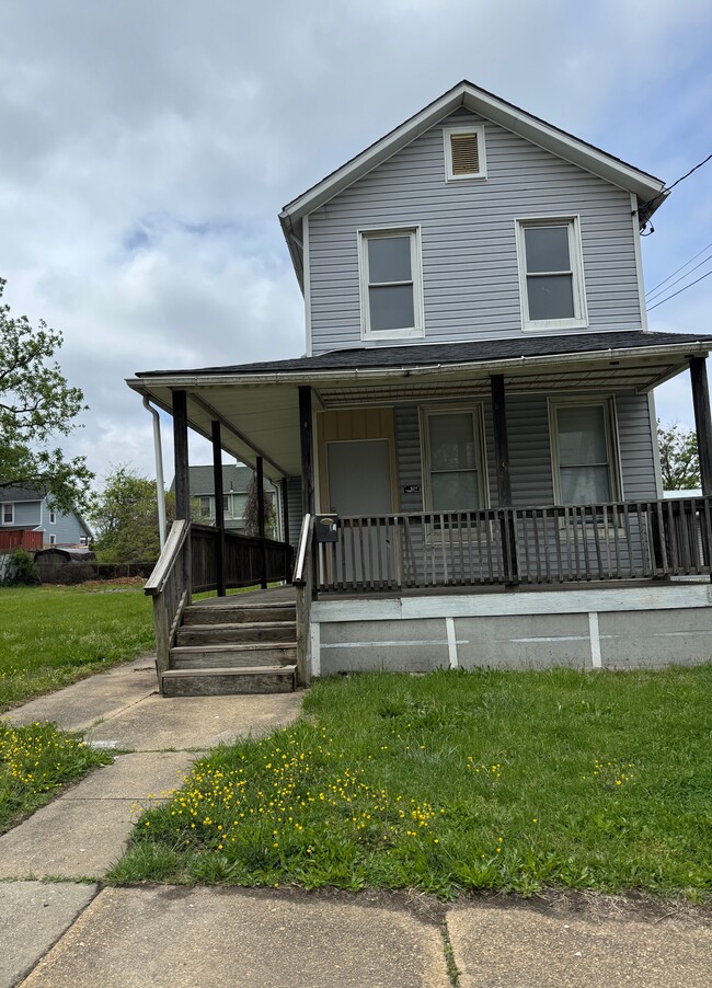 Building Photo - 924 N Kresson St