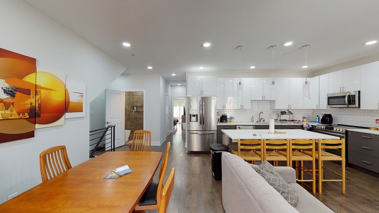 Photo - 1436 Montrose St Apartment