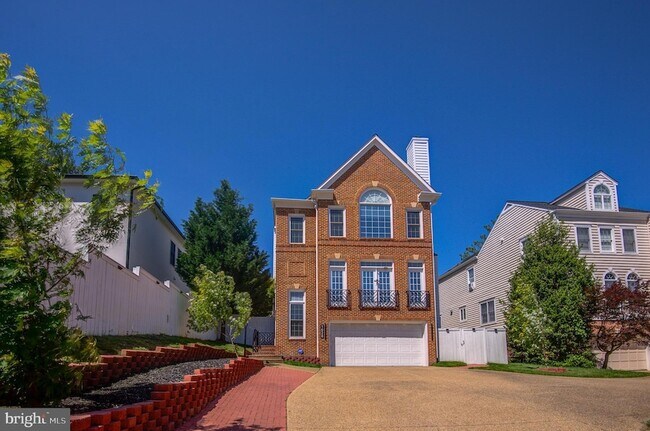 Photo - 1628 Great Falls St