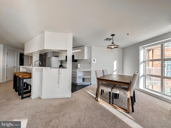 Photo - 250 S President St Unit 702