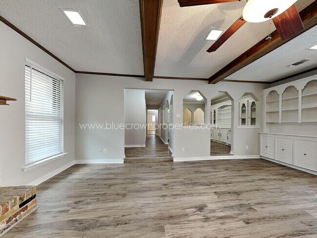 Photo - 4915 Chilton Dr