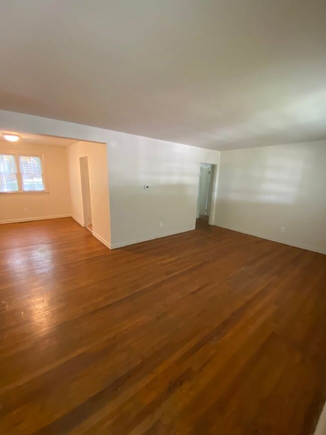 Photo - 1092 Nichols Dr