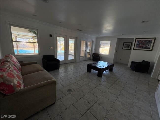 Photo - 71 Whitewind Ln