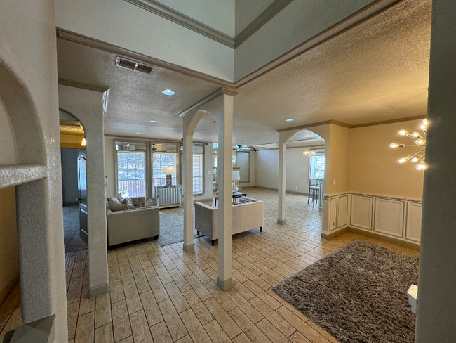 Photo - 1738 Hadbury Ln