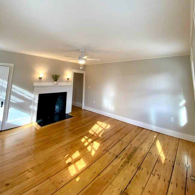 Techos altos con ventilador de techo. - 5 Chapel St