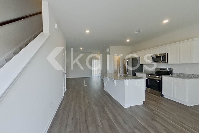 Photo - 2167 Banyon Cir