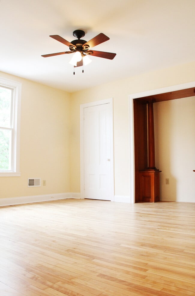 Building Photo - 16 Grant St Unit APT 5