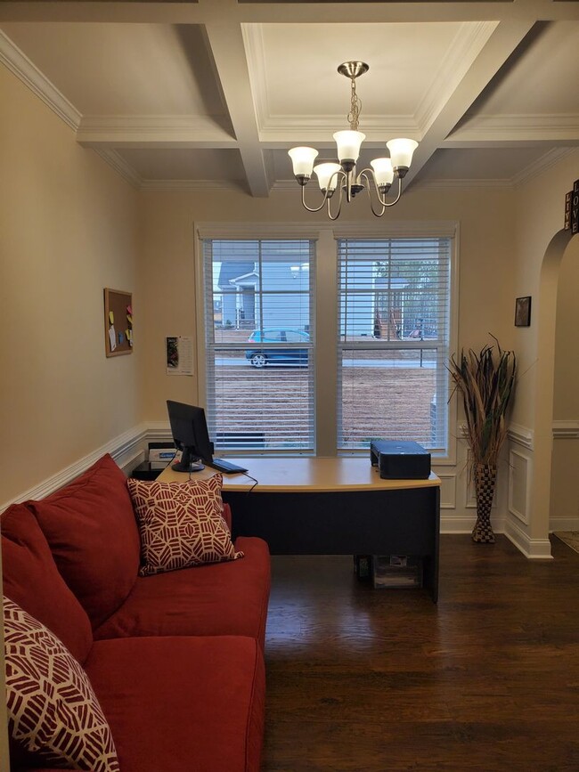 Photo - 4 bd/ 2.5 ba located MINUTES from Fort Bragg! Quiet Neighborhood!