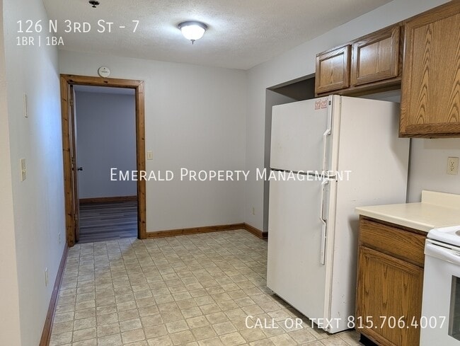 Photo - 126 N 3rd St Unidad 7