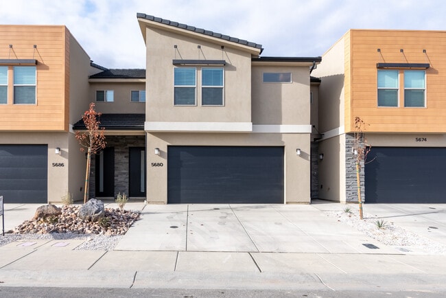 Building Photo - 5680 S Duel Ln Rental