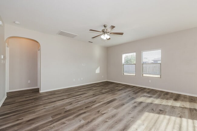 Photo - 1720 Kings Glen Ln