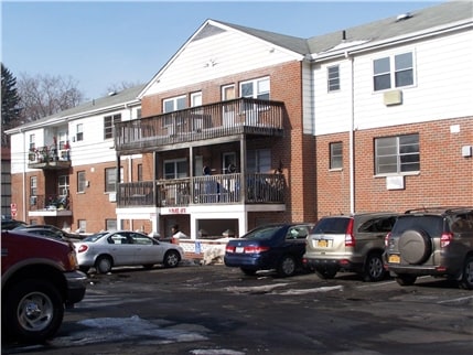 Juliann Garden Apartments - Juliann Garden Apartments