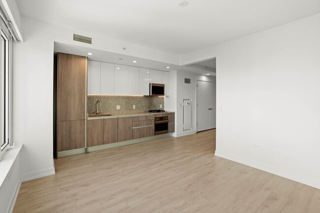 Photo - 203 W Hill St