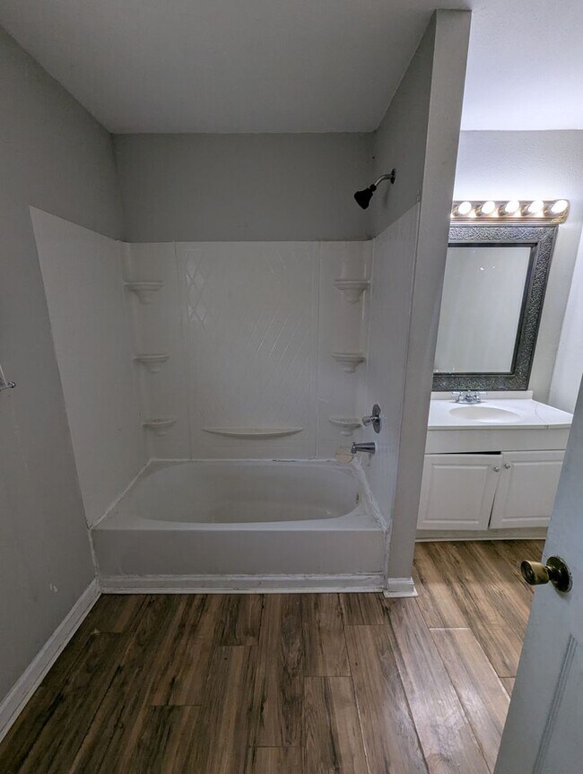 Photo - 3 Bedroom Home — Available January 7 in Chanute, KS!