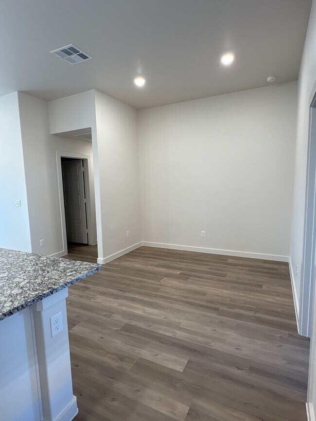 Photo - 2513 Is THE ONE for me!