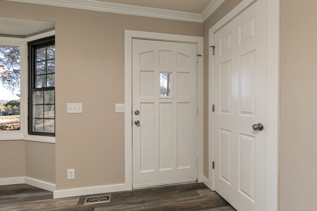 Photo - 137 Wallen Blf