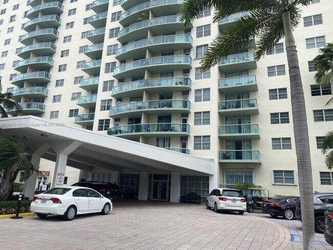 Photo - 19390 Collins Ave Unit 527