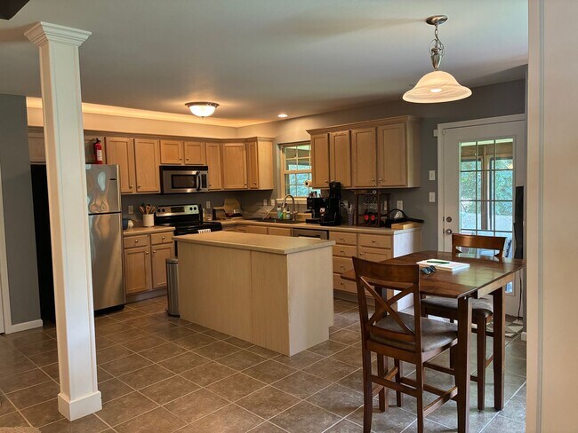 Photo - Beautiful Home in Vanderveen Crossing