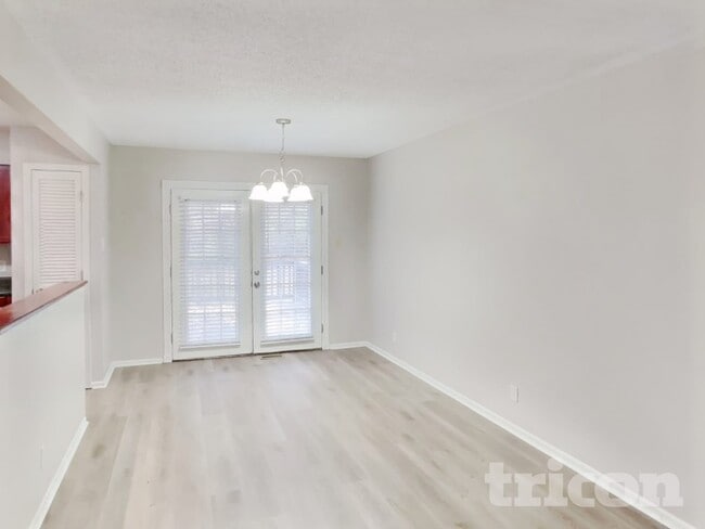 Photo - 14 Long Branch Ct