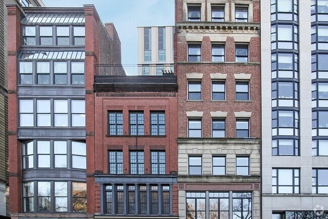 Building Photo - 140 Boylston St Unit 8 Rental