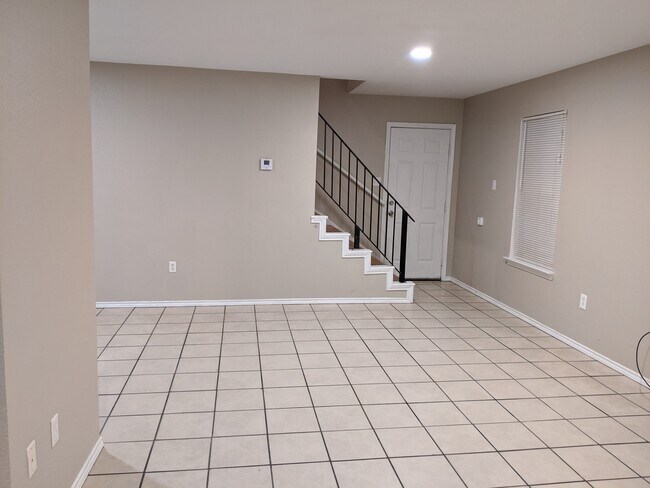 540 Waco St Unit 540B