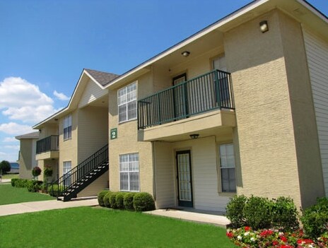Country Village of Bonham - Country Village of Bonham Apartments