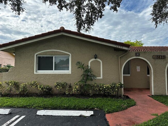 Photo - 10620 NW 37th St