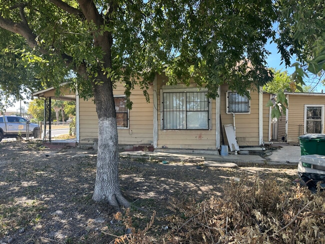 Photo - 229 Grenet St