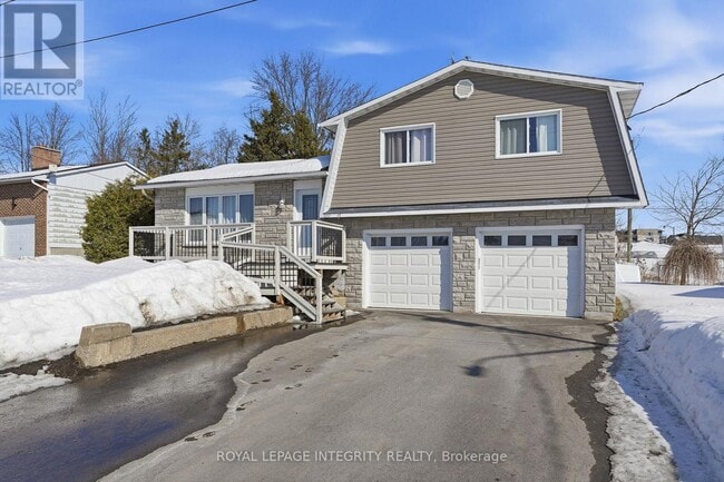 Photo - 1011 St Jacques St