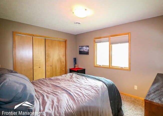 Photo - Beautiful 3 bedroom home just minutes from...