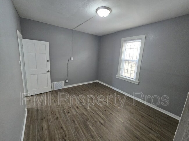 Photo - 2478 W Chambers St