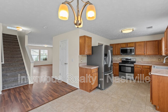 3236 Woodpoint Dr