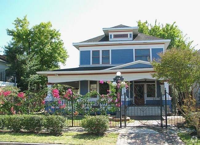 Building Photo - 302 Stratford St Rental