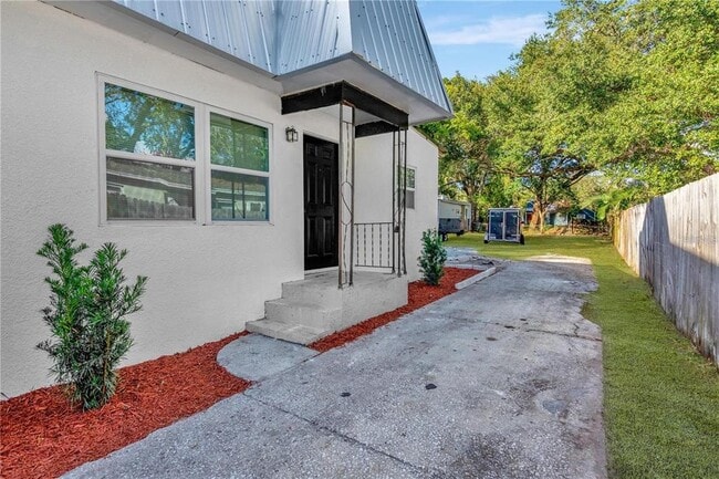 Photo - 610 Woodlawn St