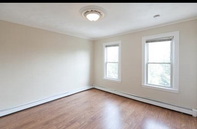 Building Photo - 195 Maverick St Unit 1 Rental
