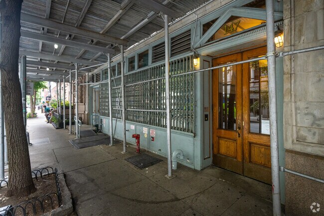 Photo - 147 W 22nd St