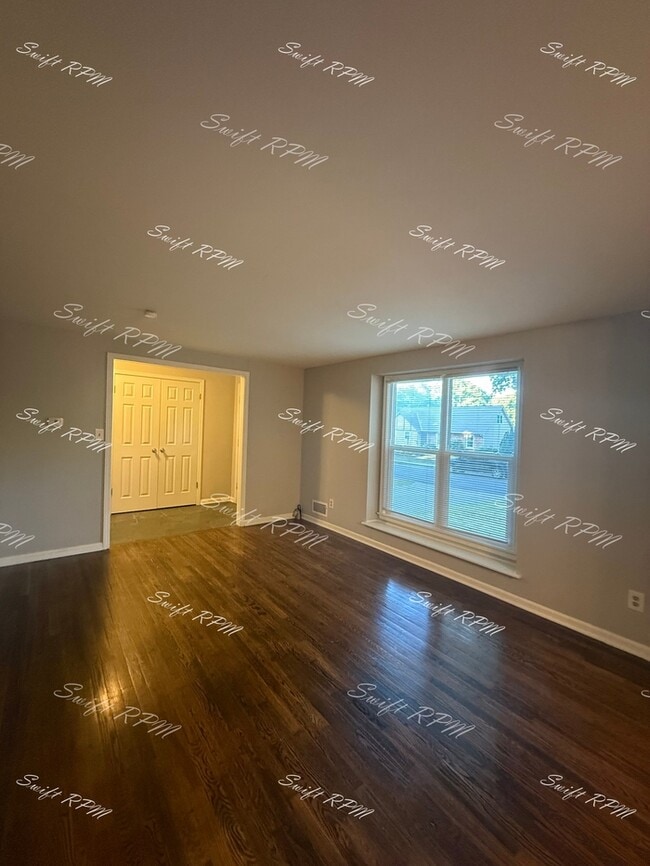 Photo - 9805 Carter Dr