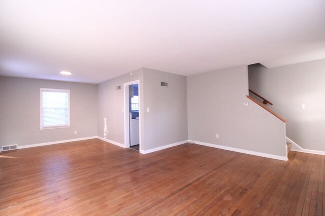Photo - January FREE On This 2 Bedroom 2 Bath Duplex In The Waldo Area
