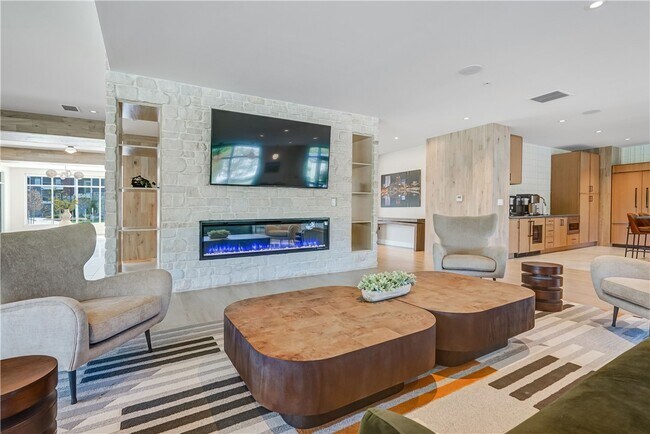 Photo - 160 School St