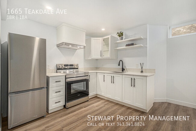 Photo - 1665 Teakdale Ave