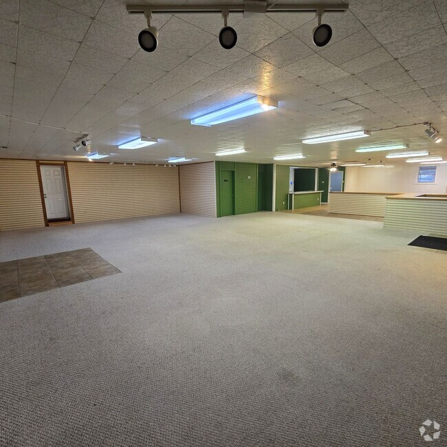 Building Photo - Commercial Space Across from Southside Air... Rental