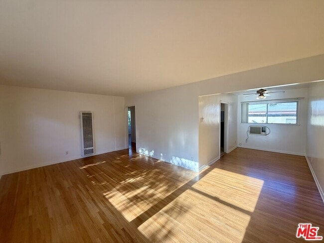 Photo - 14944 Dickens St Unit 3