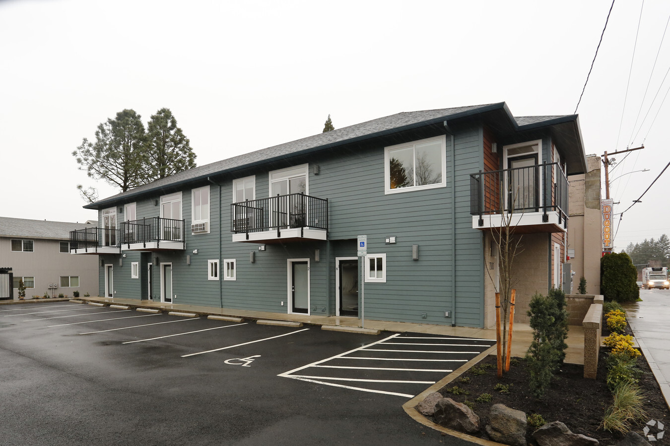 The Belle - The Belle Apartments