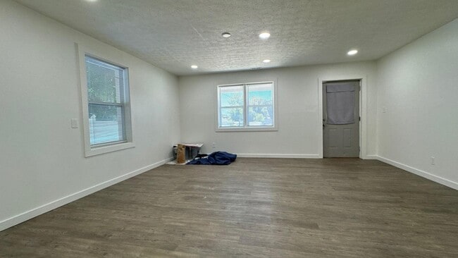 Photo - 182 State St