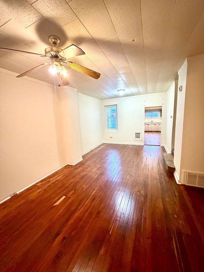 Photo - 631 E Madison St